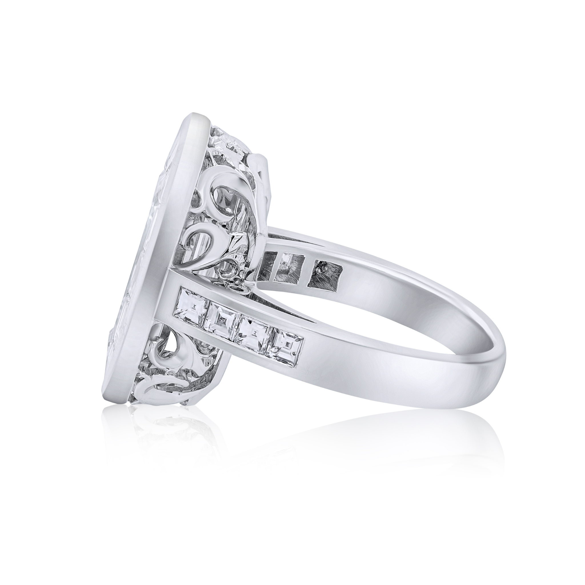 4.14ct emerald cut halo diamond ring in platinum