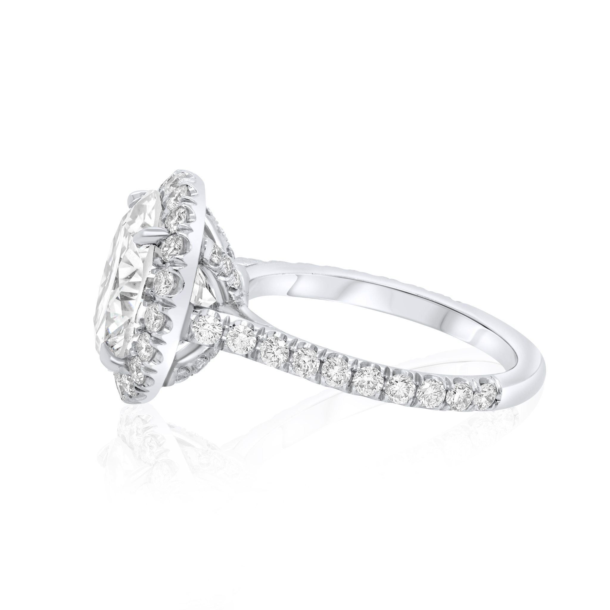 4.54ct round diamond halo engagement ring in platinum