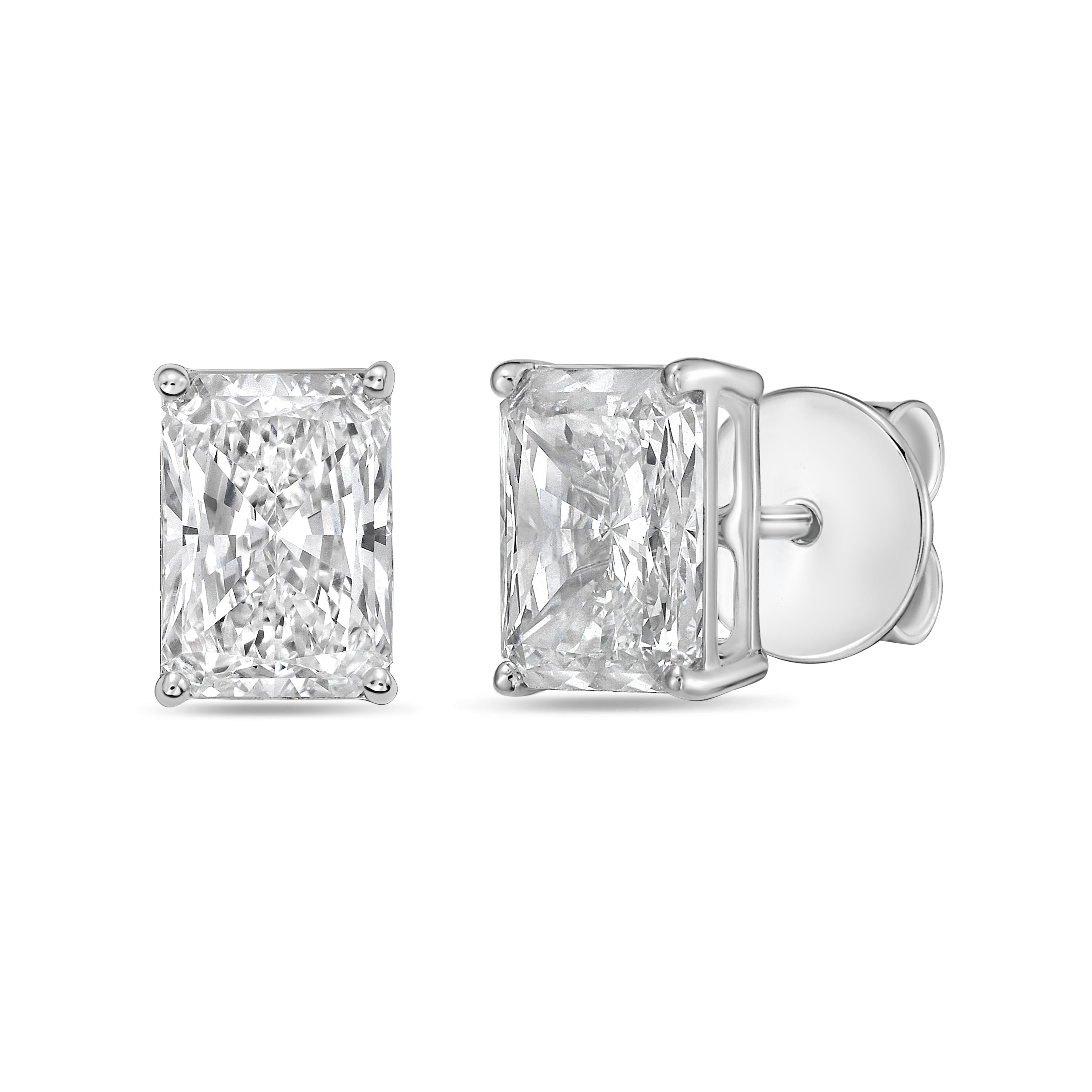 Lab Grown Radiant Cut Diamond Studs