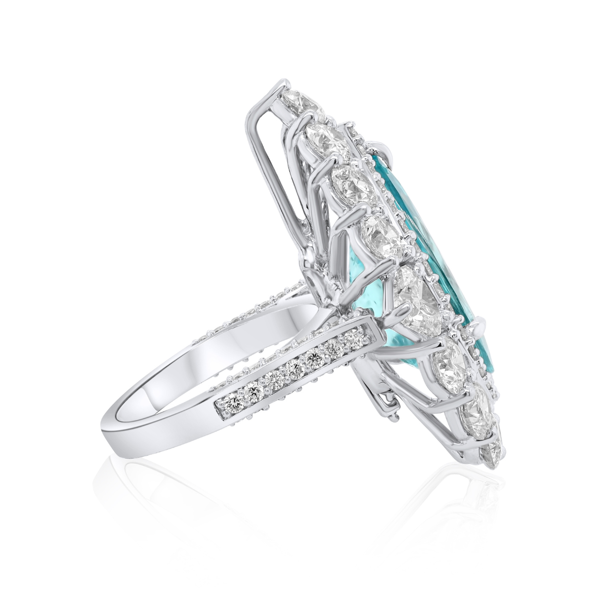 round halo engagement rings