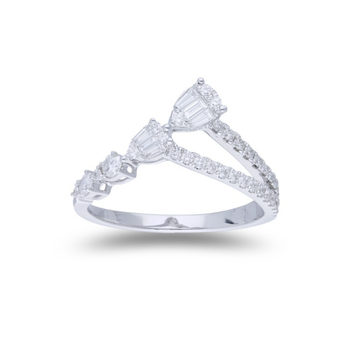 Graduated Round and Baguette Cut Diamonds Ring