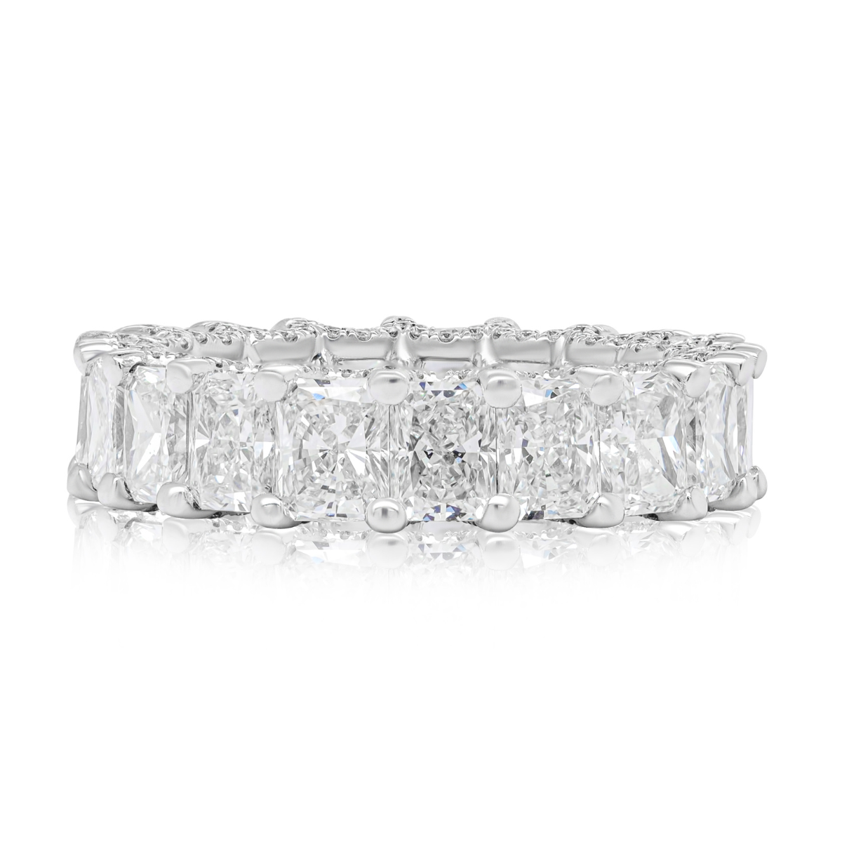 cushion cut diamond engagement rings