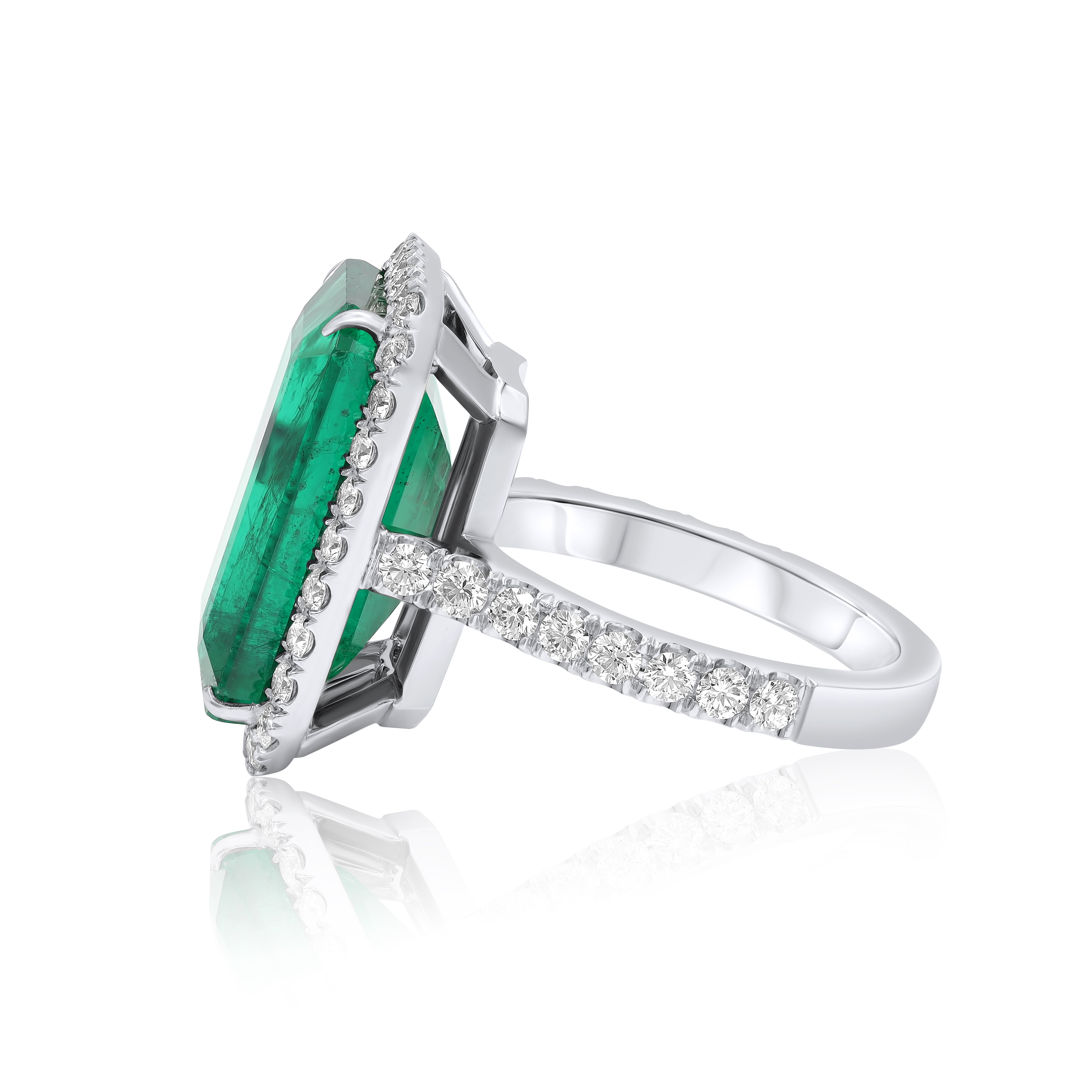 1 carat emerald halo engagement ring