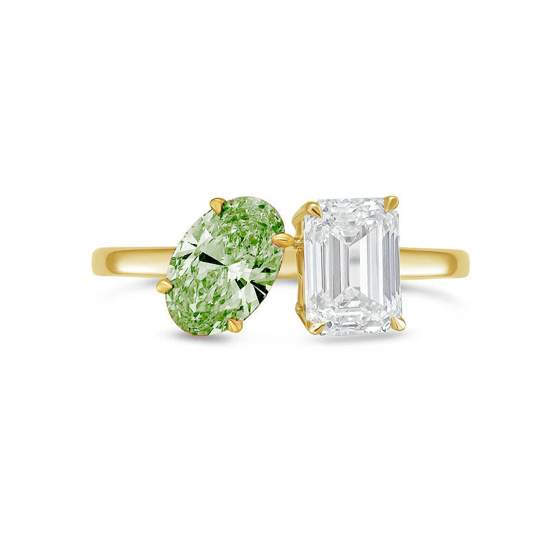 Lab-Grown Toi et Moi Ring with Green Oval and White Emerald Diamonds in 14K Yellow Gold