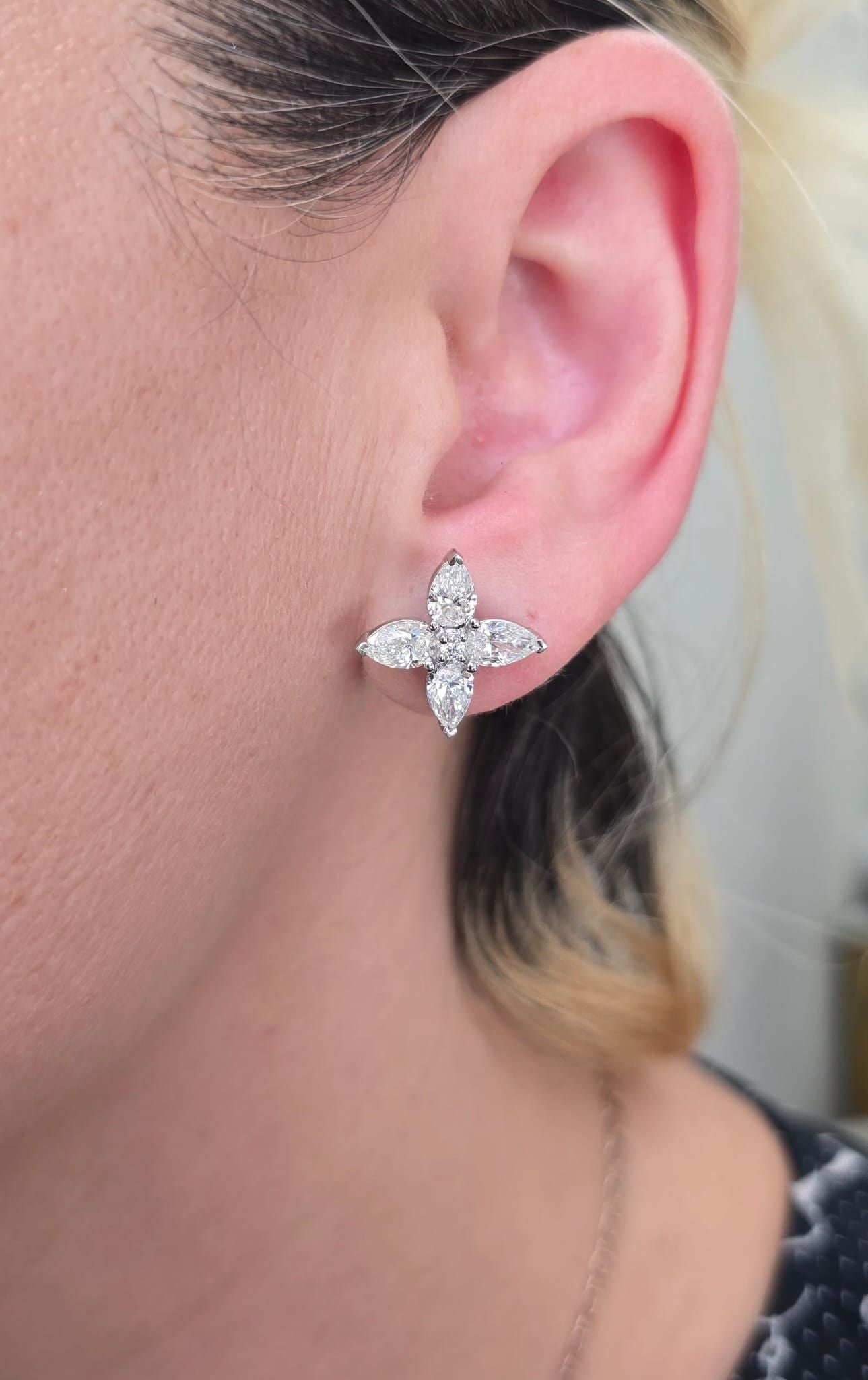 4.09ct Diamond Flower Stud Earring