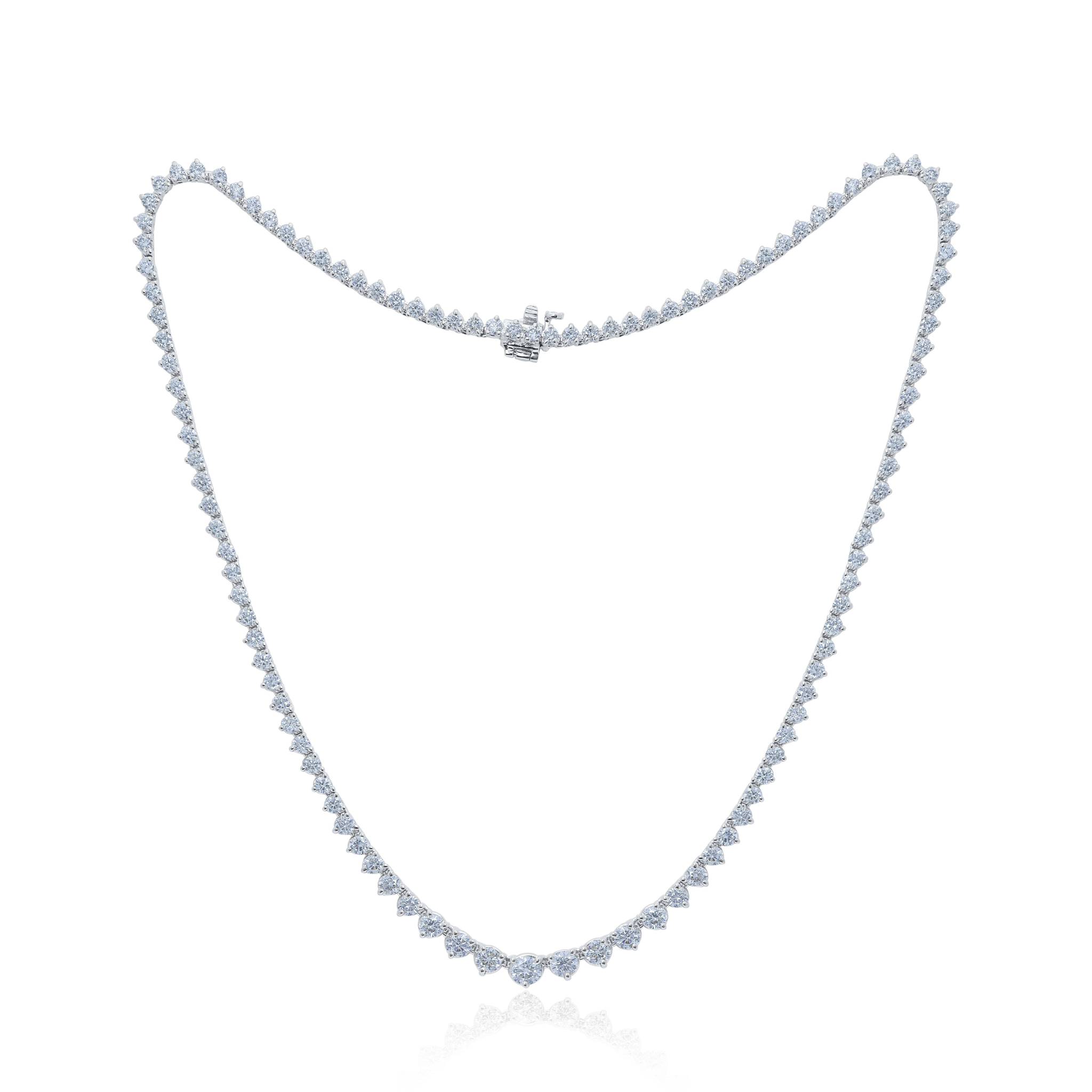 18kt White Gold Graduated Diamond Tennis Necklace With 17.45 Cts.jpg