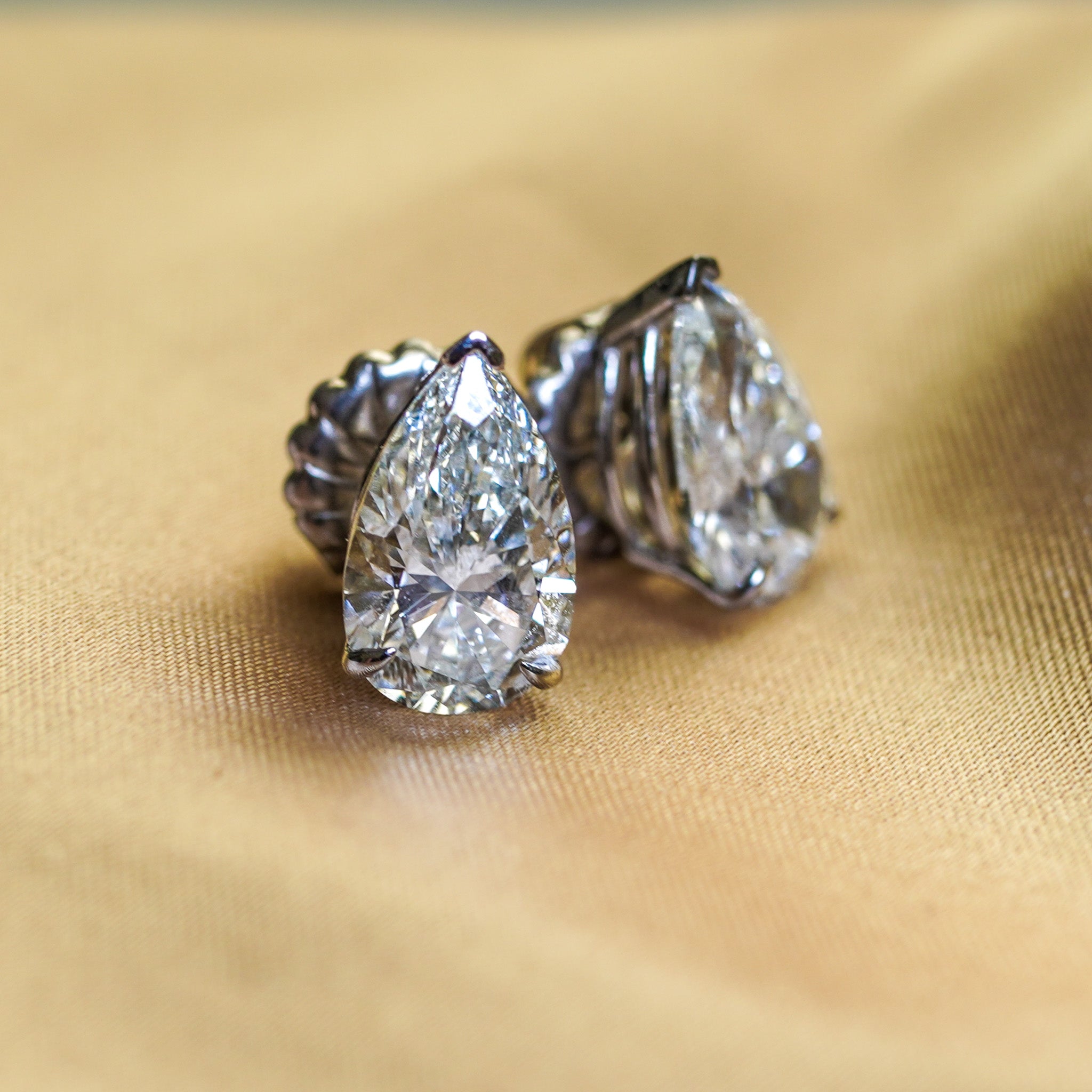 Lab-Grown Pear Diamond Studs