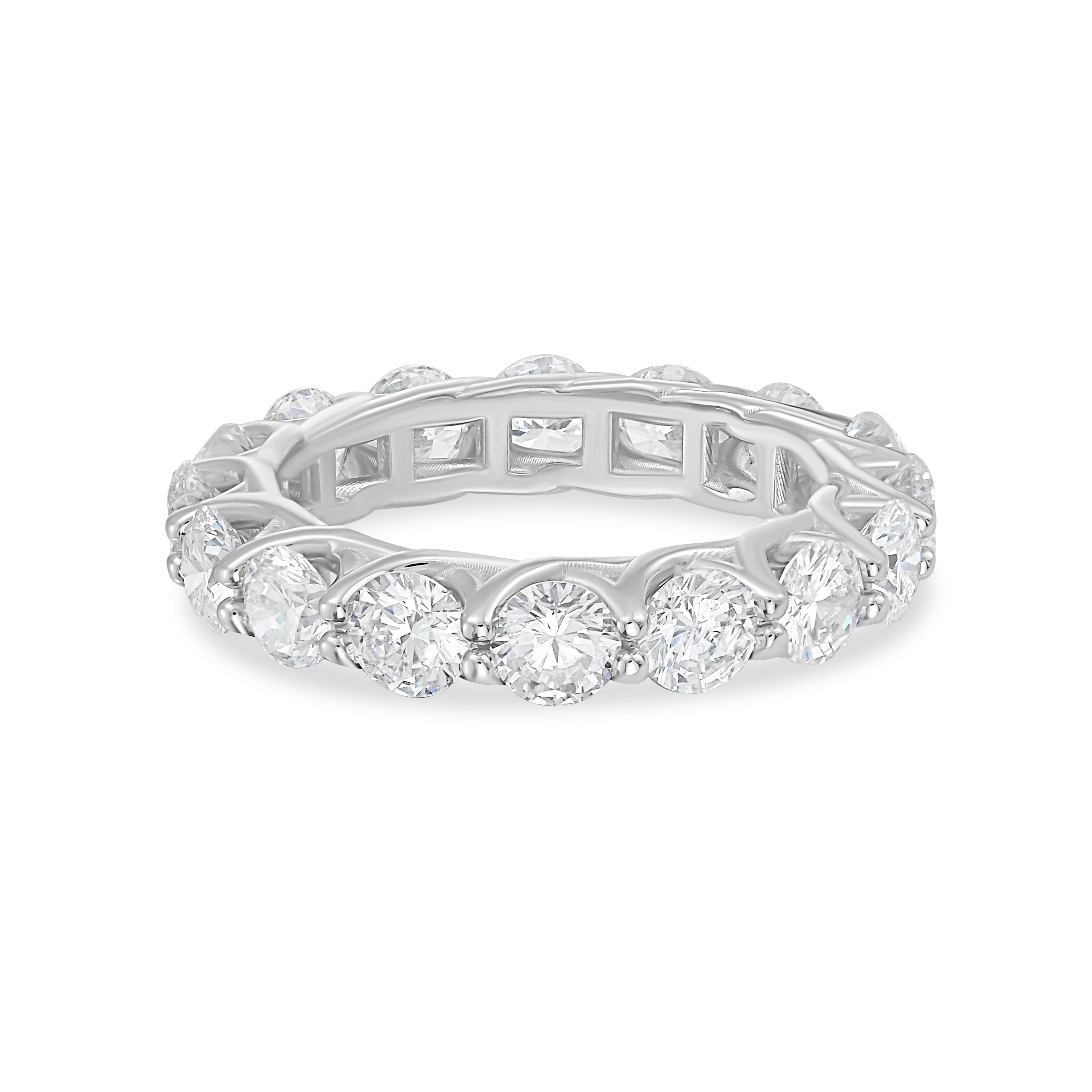 Lab Grown Round Diamond Scalloped Eternity Band
