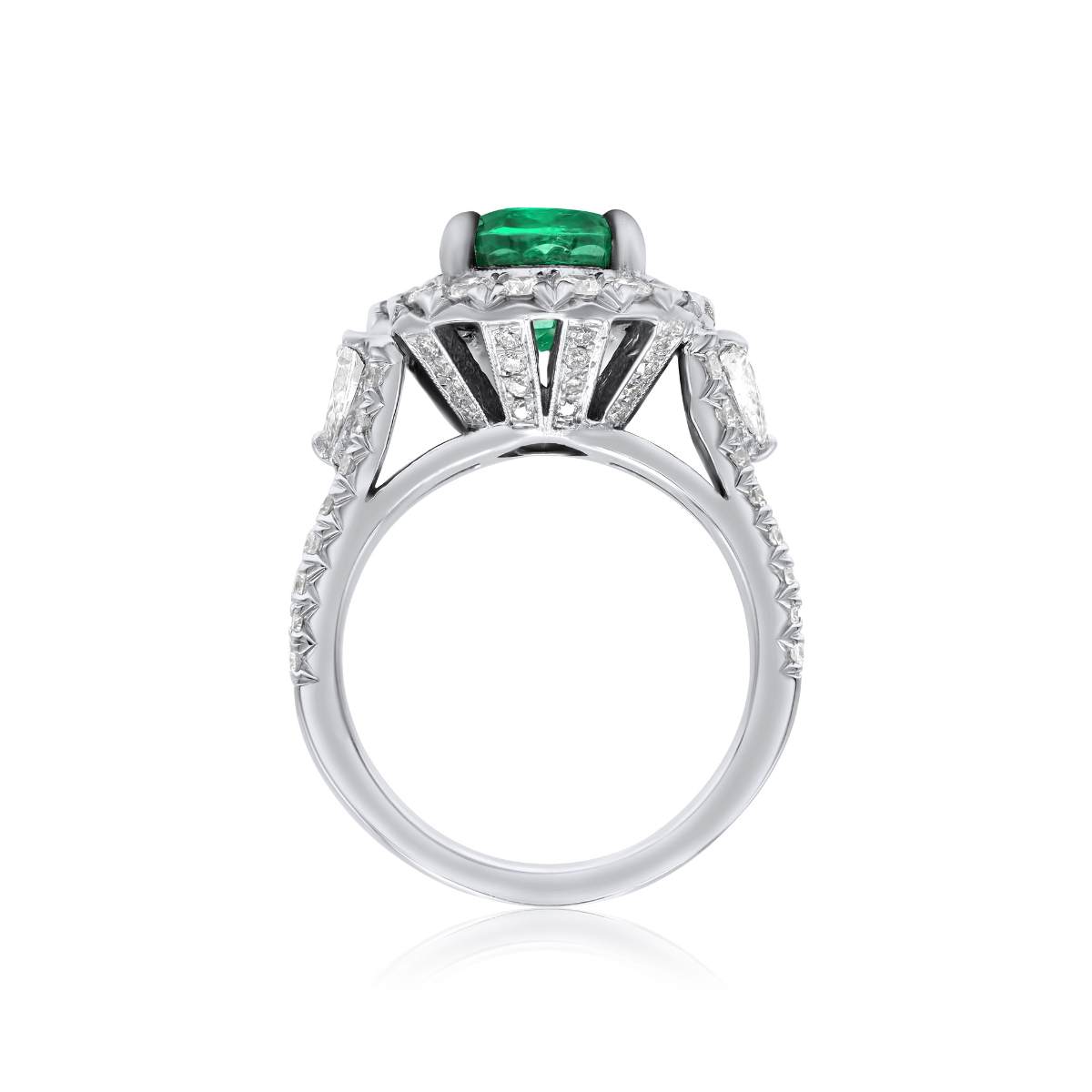 2 carat emerald cut diamond ring