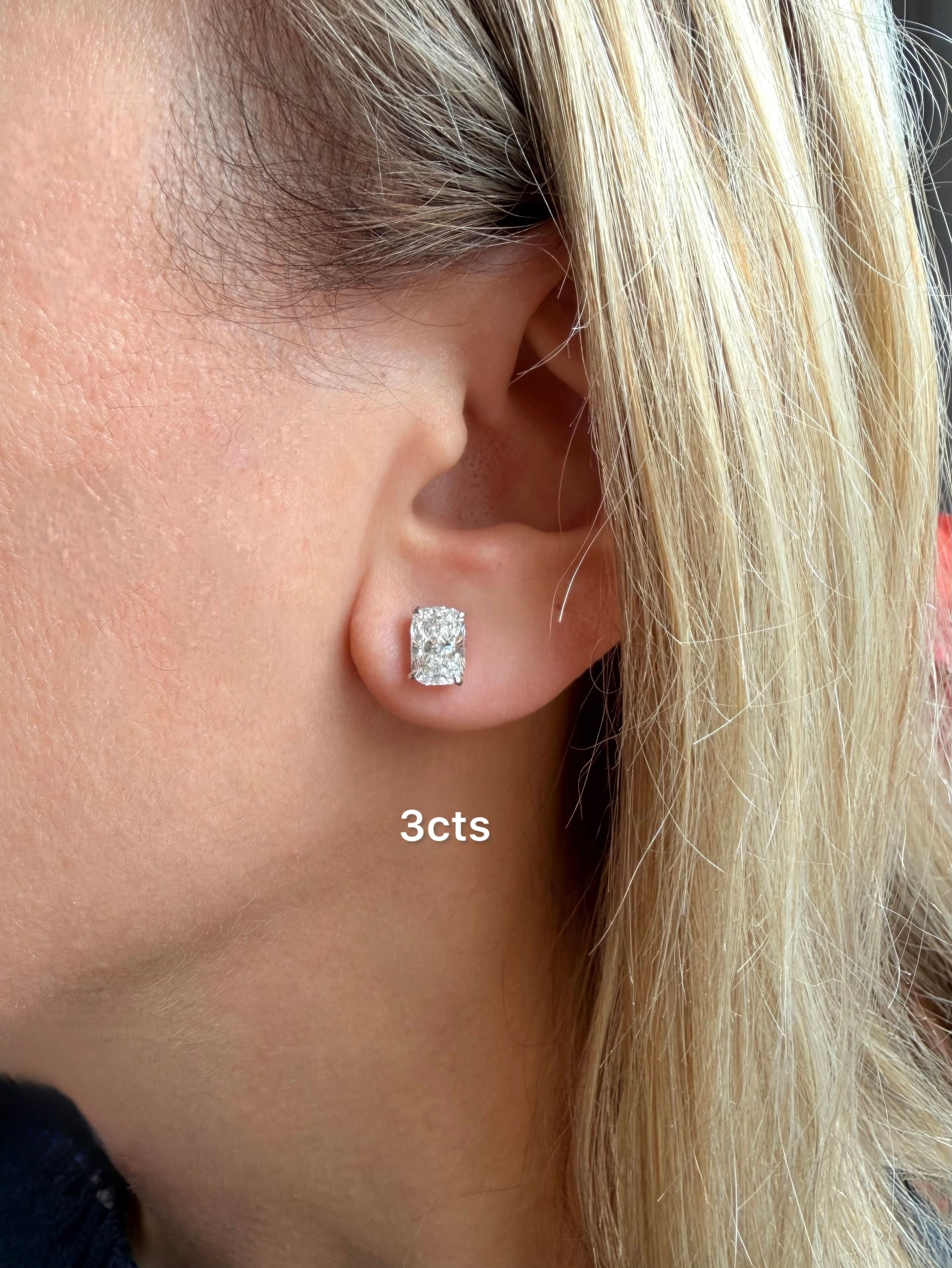 Lab Grown 4 Prong Cushion Diamond Stud