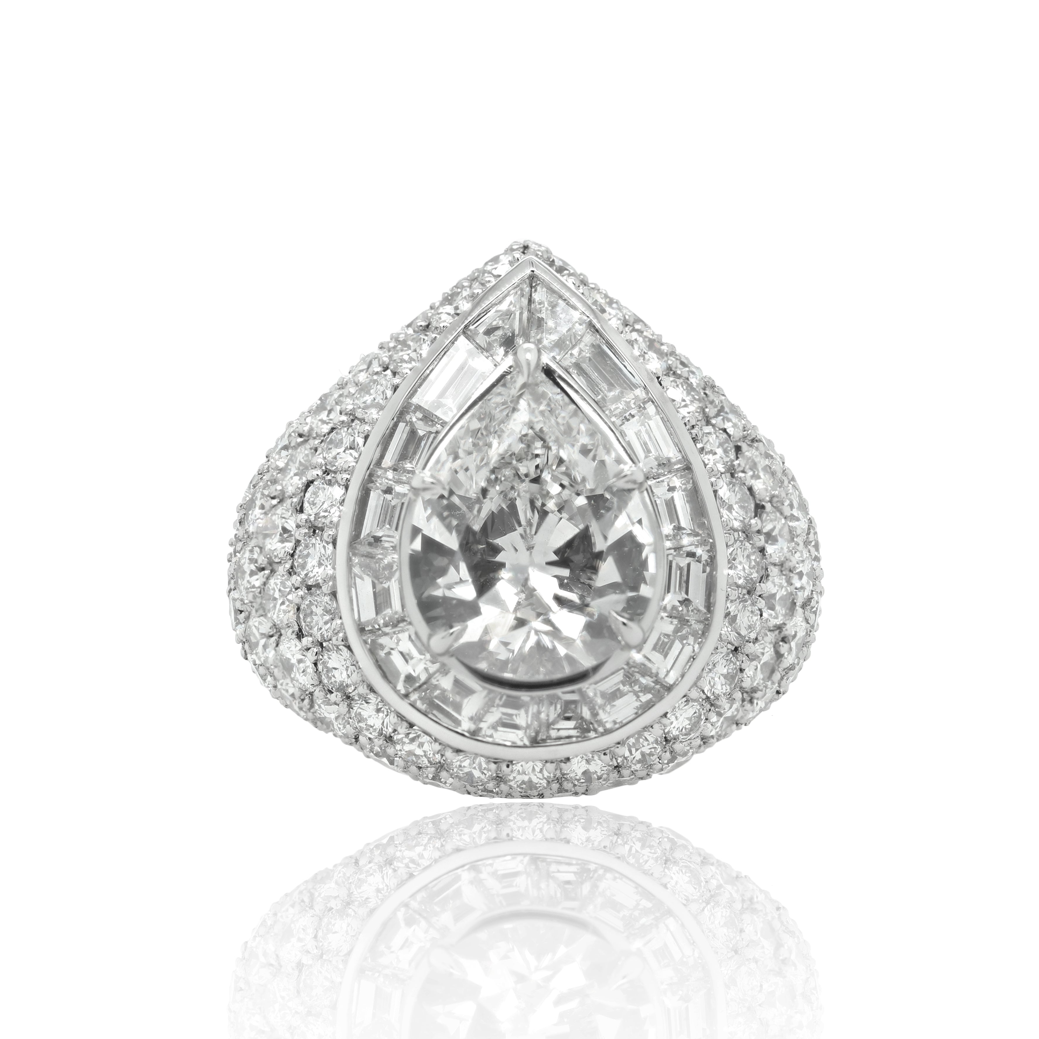 engagement emerald diamond ring