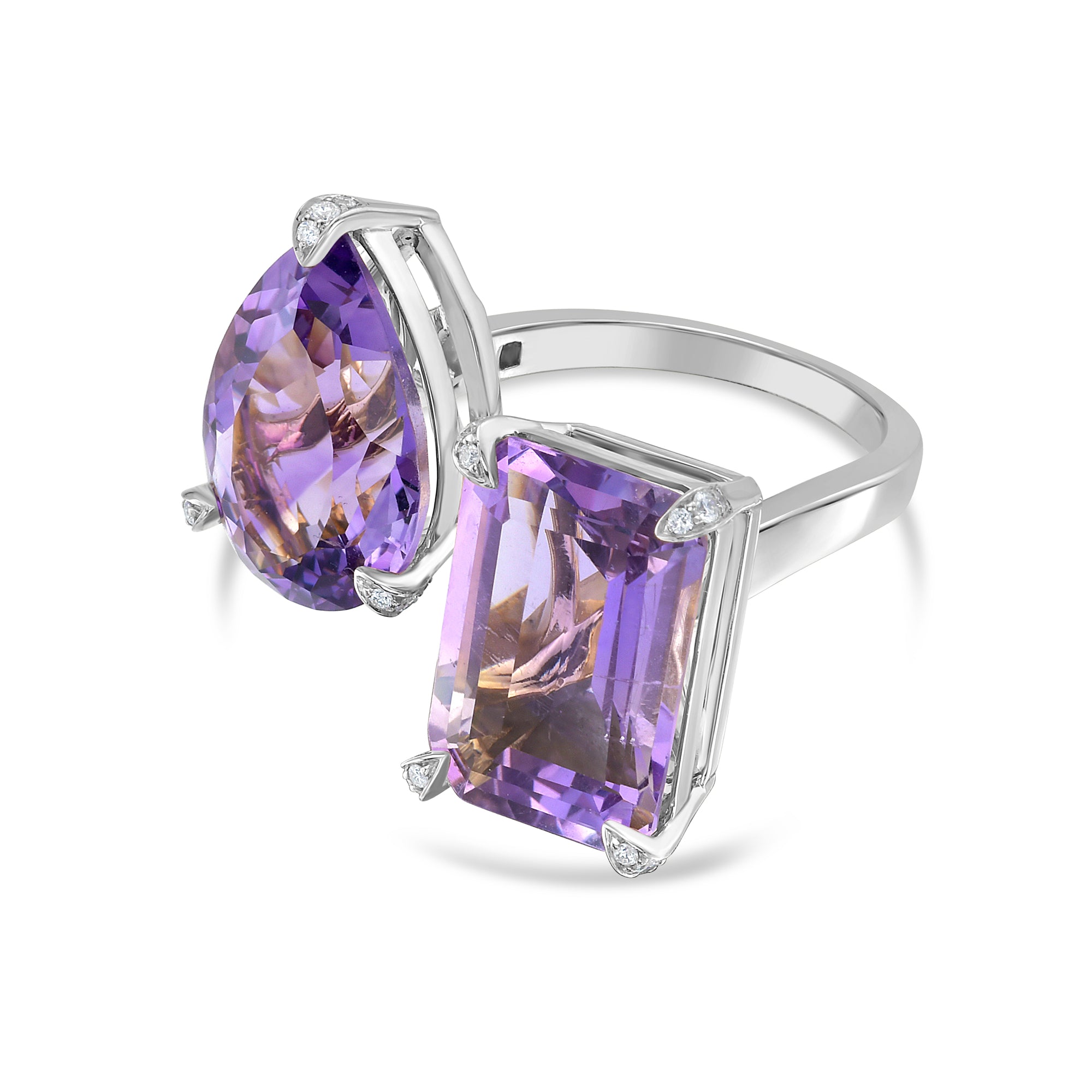 11.10ct amethyst ring with round diamond accent