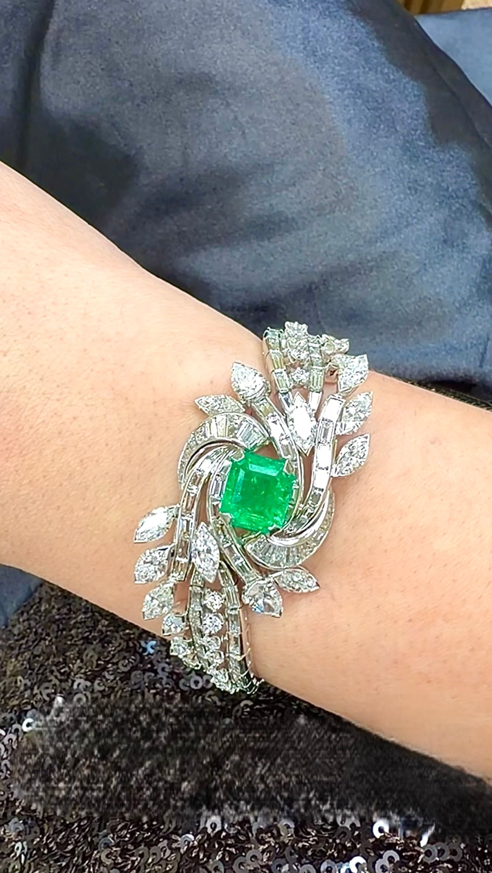 Emerald And Diamond Bracelet With Whirlpool-Shaped Center