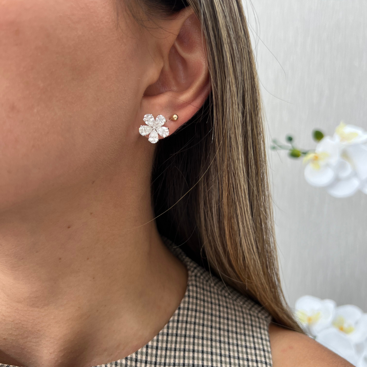 flower earrings with diamonds