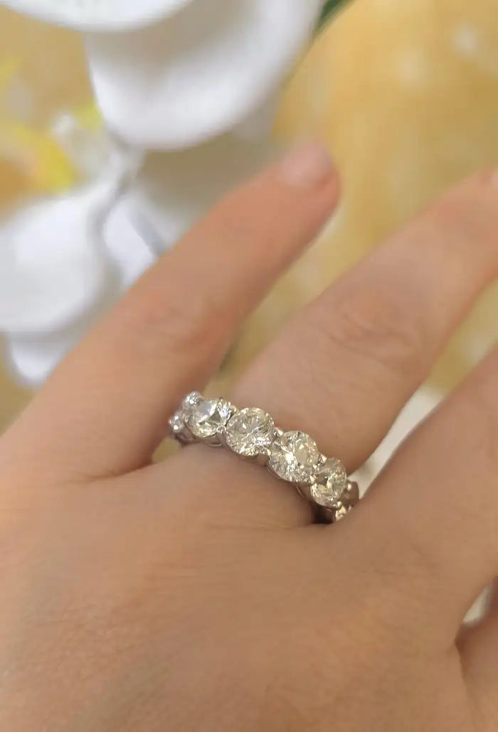 9.30cts Round Diamond Band