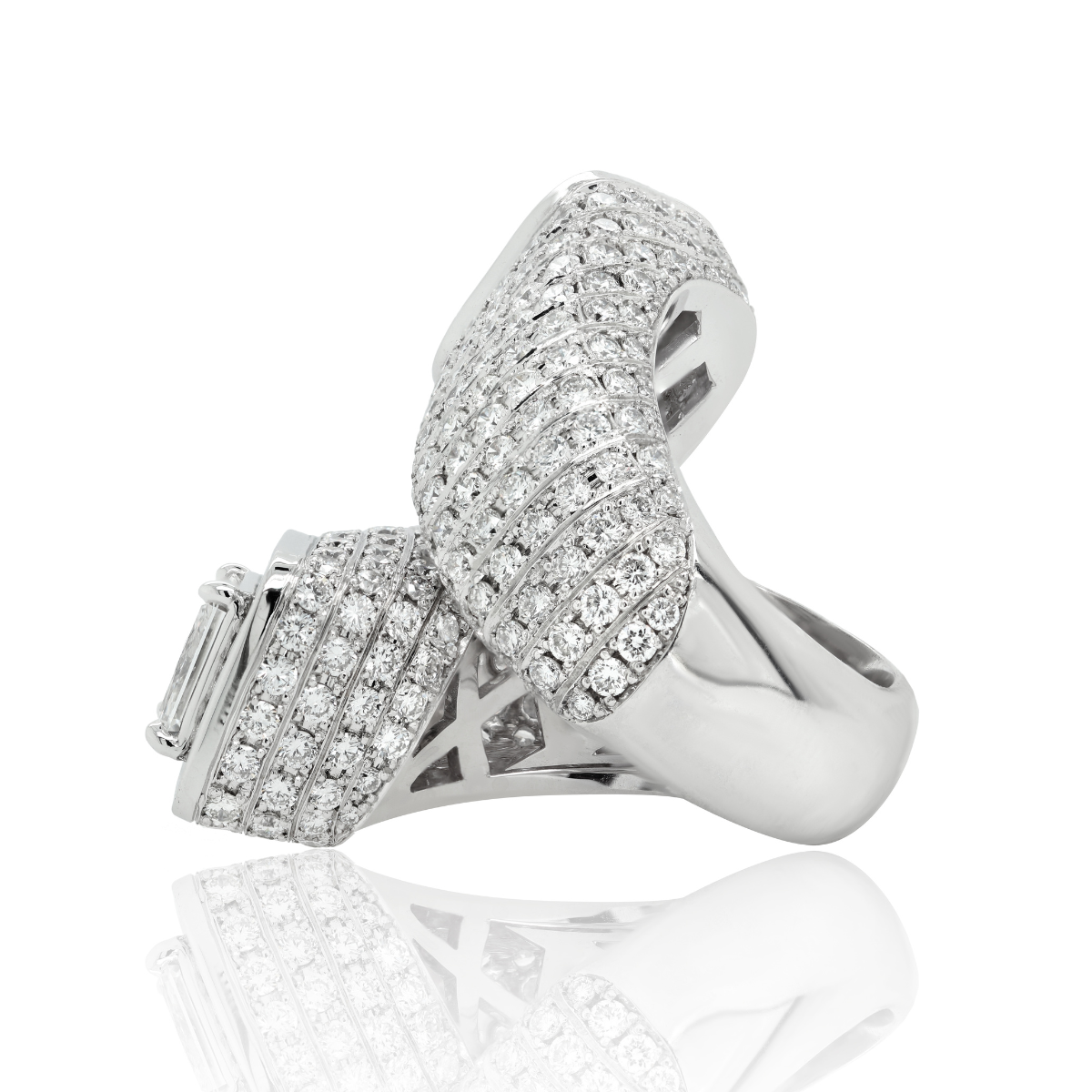 Toi et Moi ring side view in white gold with diamond